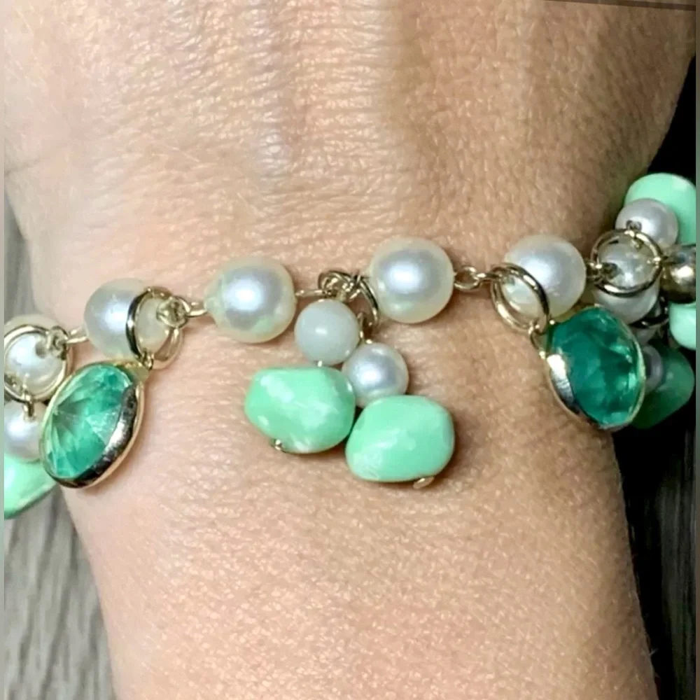 Vintage Designer Signed AHMET Gold Tone Green Crystal & Pearl Cha-Cha Bracelet - Picture 5 of 5
